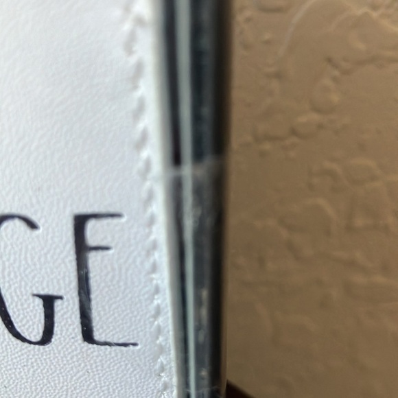 Rae Dunn: White Passport Cover & Luggage tags- new in box - Picture 5 of 16